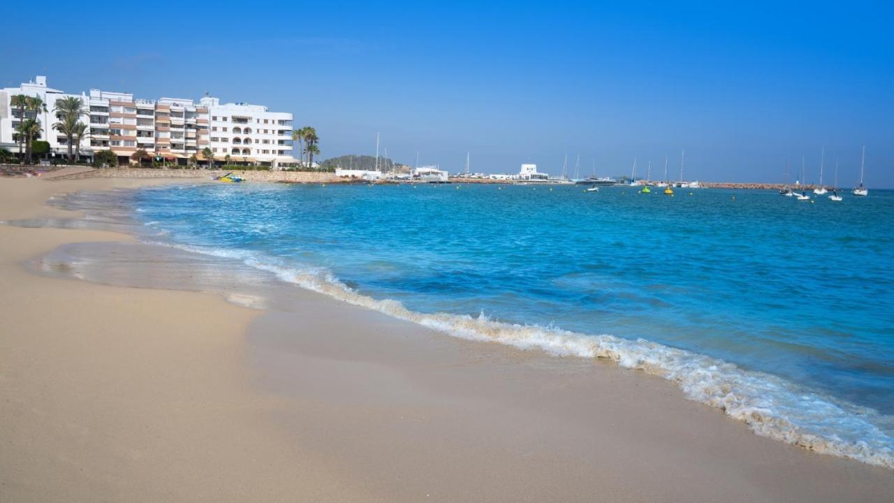 Invisa Hotel La Cala Santa Eularia des Riu Esterno foto
