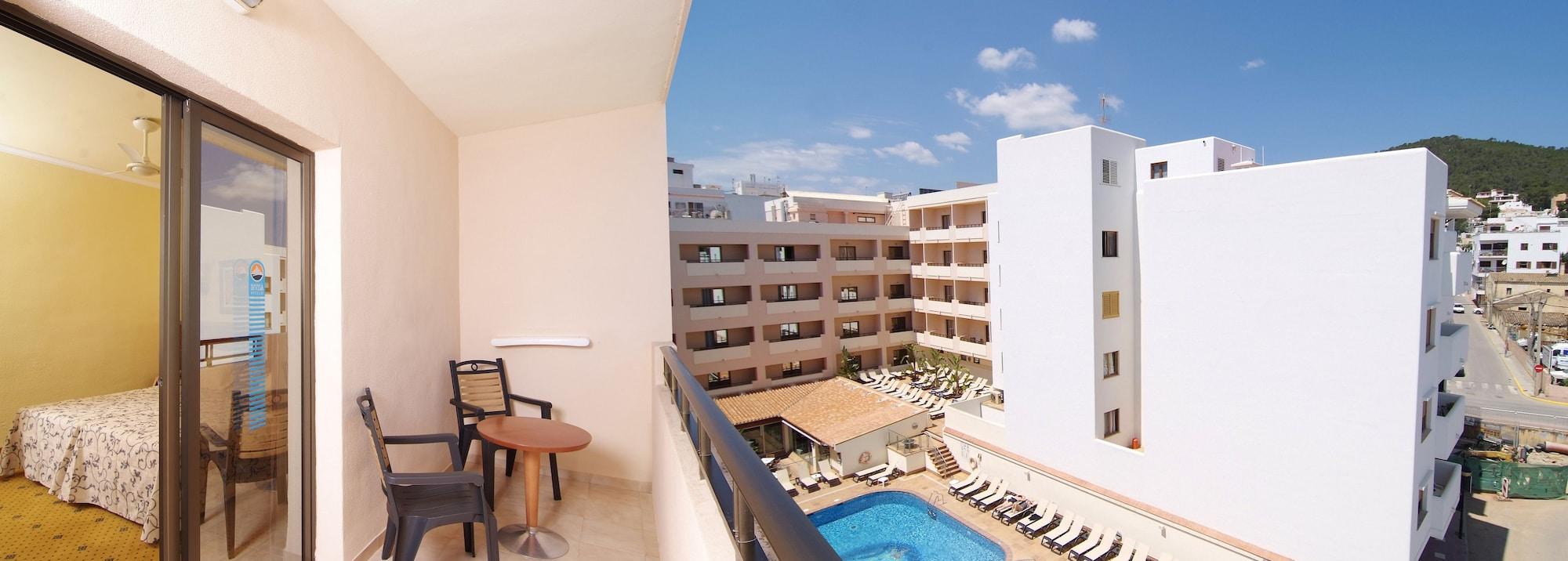 Invisa Hotel La Cala Santa Eularia des Riu Esterno foto
