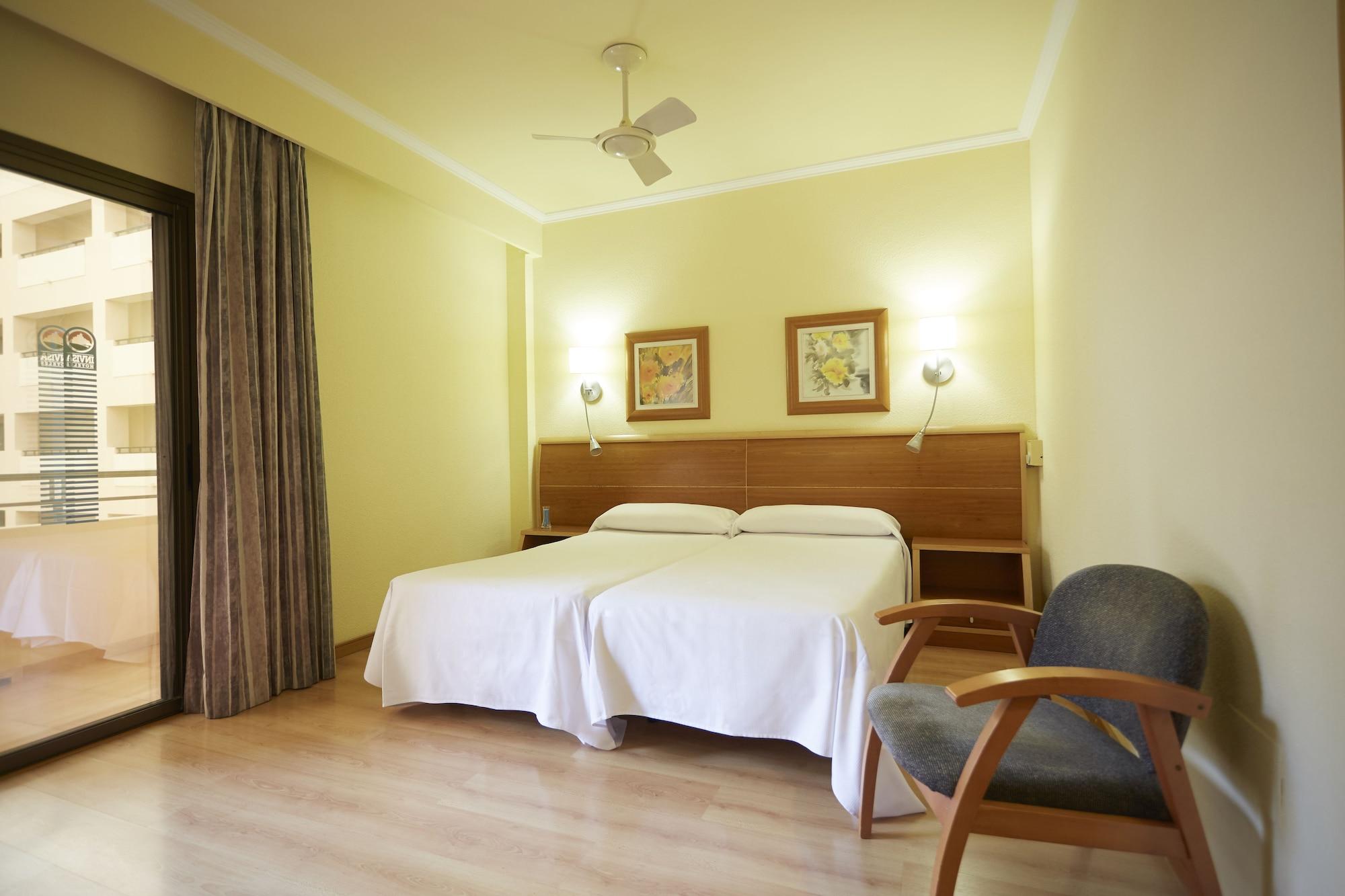Invisa Hotel La Cala Santa Eularia des Riu Esterno foto