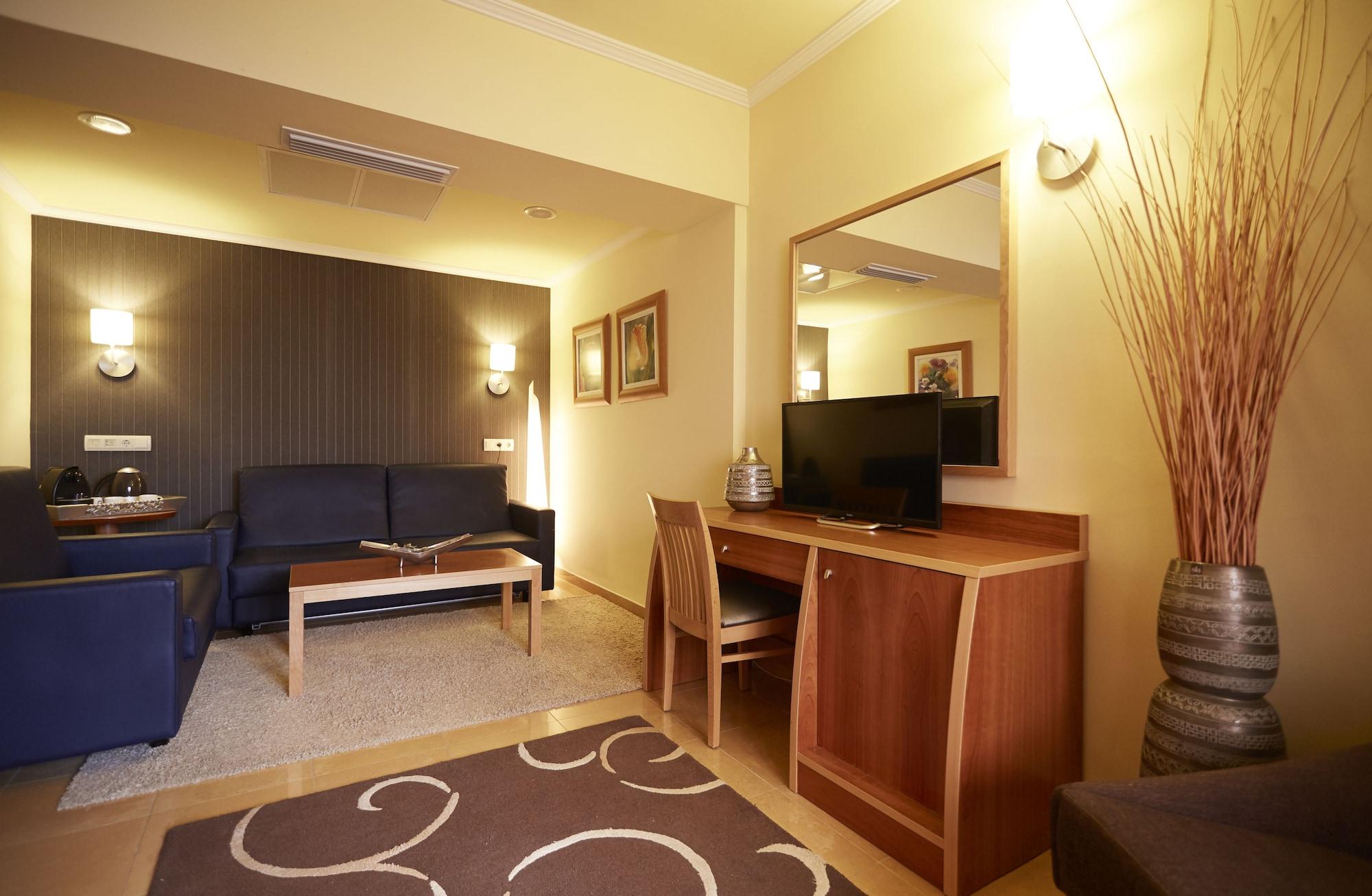 Invisa Hotel La Cala Santa Eularia des Riu Esterno foto