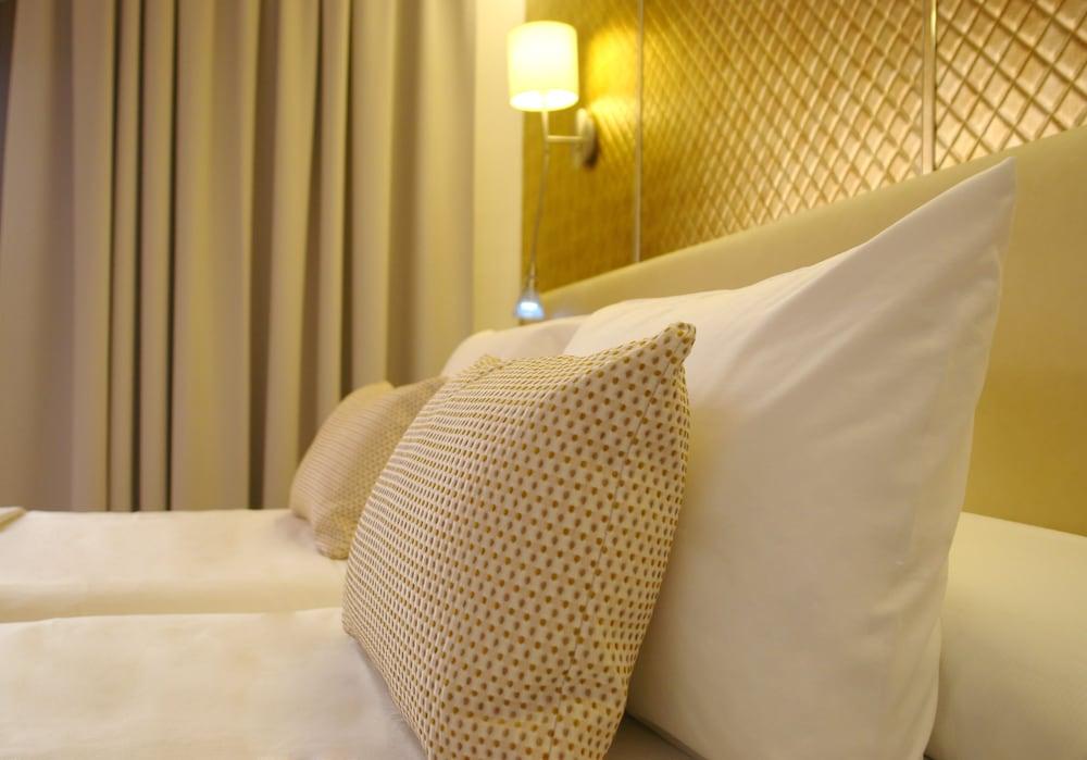 Invisa Hotel La Cala Santa Eularia des Riu Esterno foto