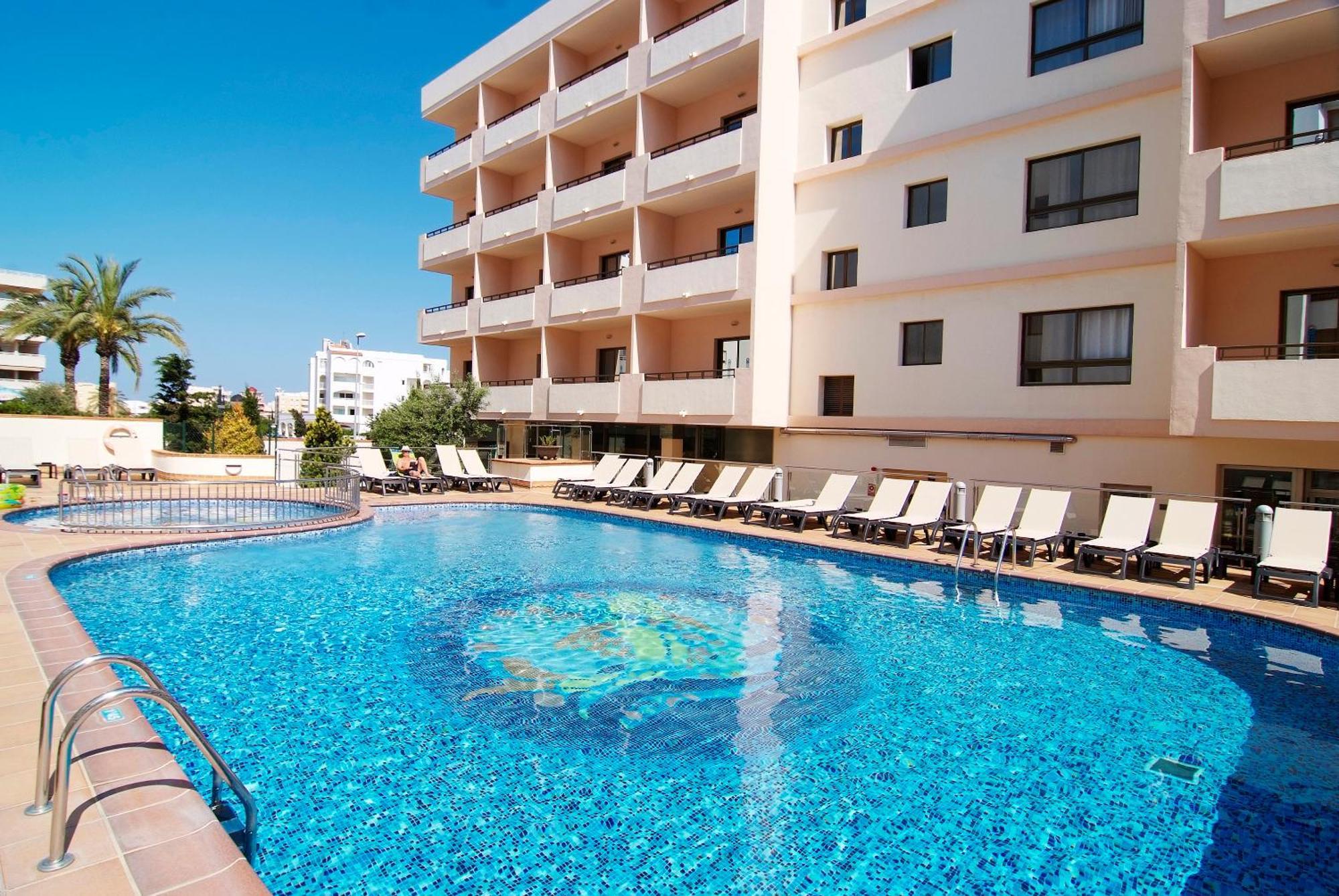 Invisa Hotel La Cala Santa Eularia des Riu Esterno foto