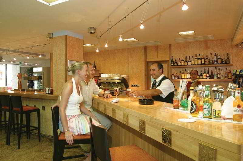 Invisa Hotel La Cala Santa Eularia des Riu Ristorante foto