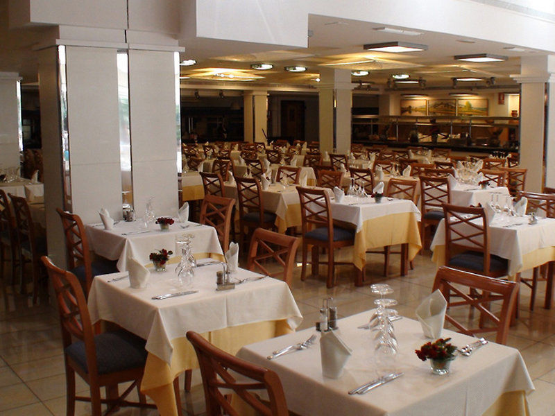 Invisa Hotel La Cala Santa Eularia des Riu Esterno foto