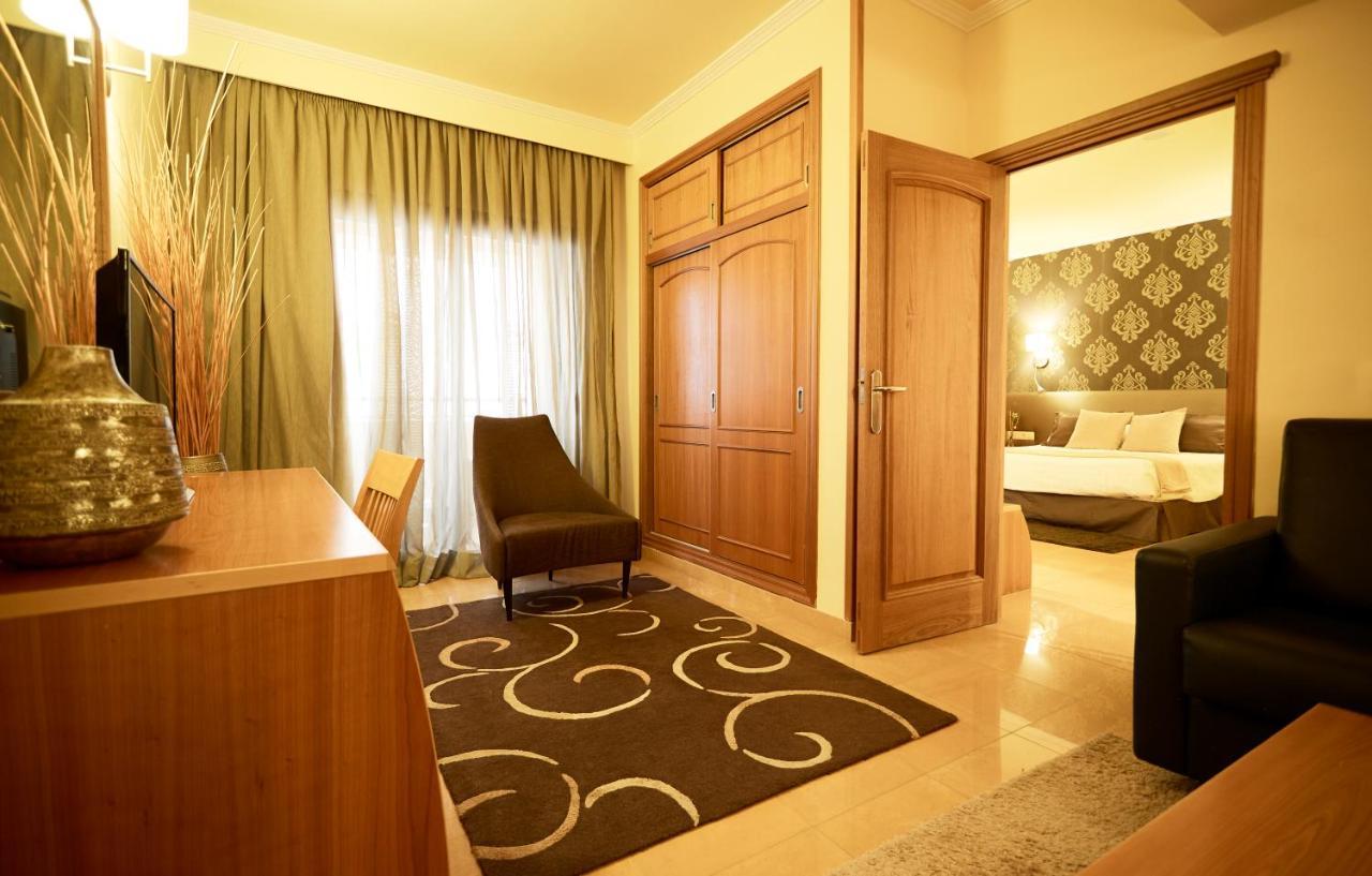 Invisa Hotel La Cala Santa Eularia des Riu Esterno foto